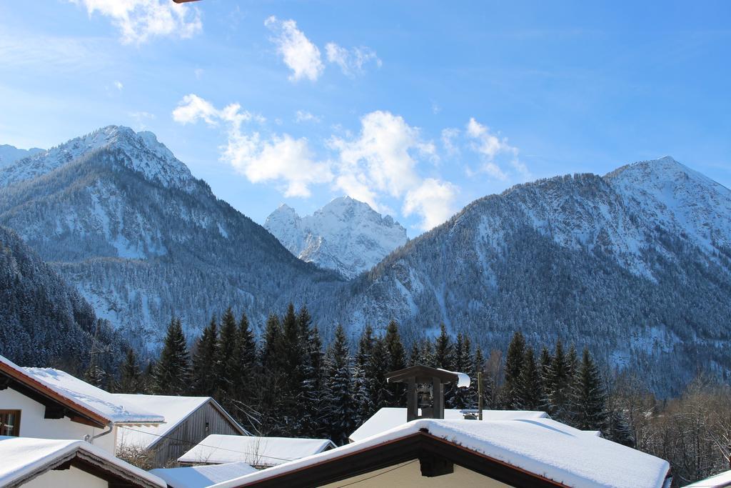 Alpenmotel Saeuling Pinswang Bagian luar foto