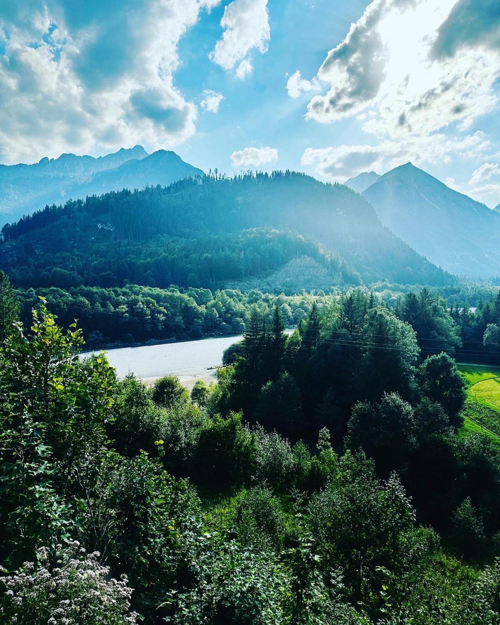 Alpenmotel Saeuling Pinswang Bagian luar foto