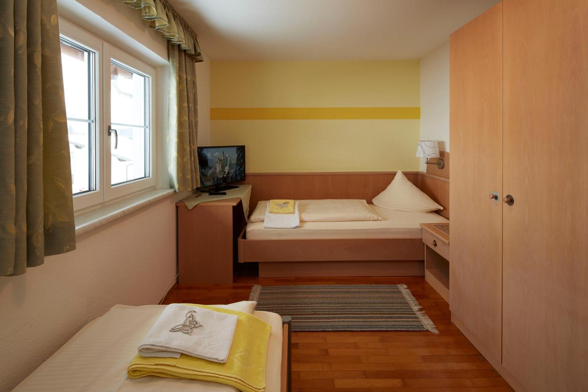 Alpenmotel Saeuling Pinswang Ruang foto
