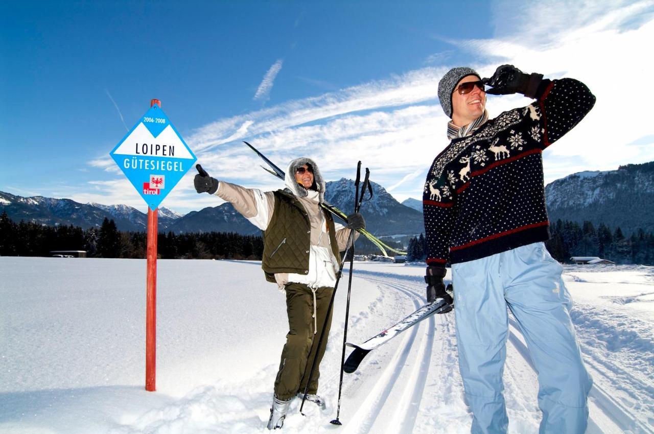 Alpenmotel Saeuling Pinswang Bagian luar foto